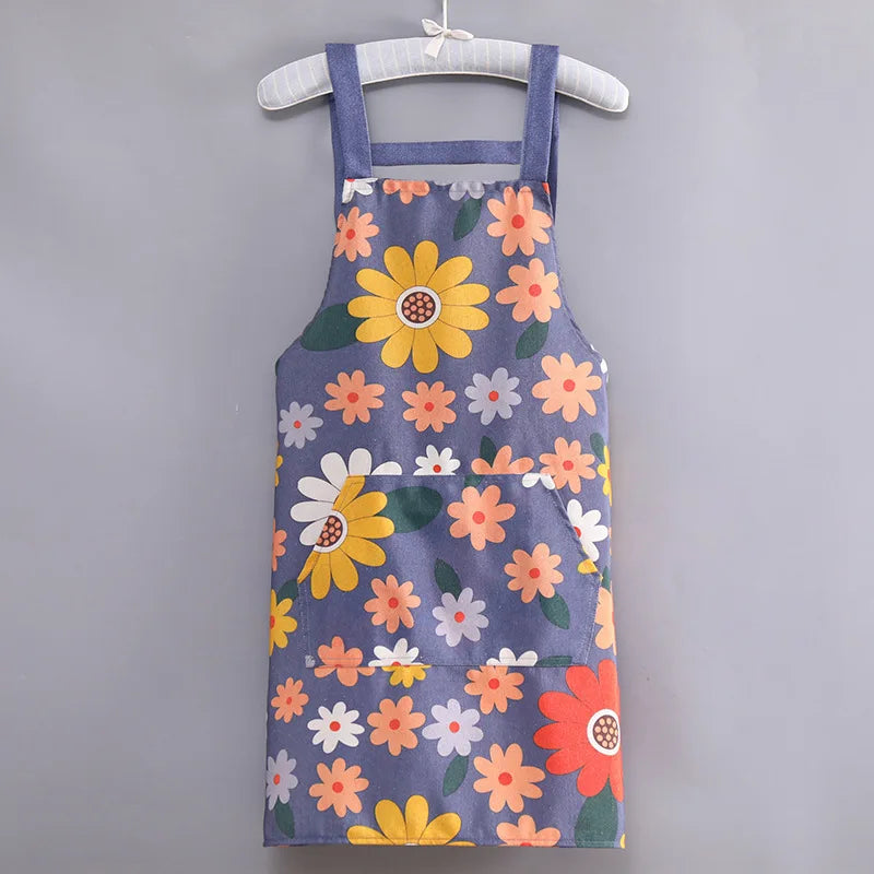BlossomGuard Apron – Floral Shield for Everyday Chefs