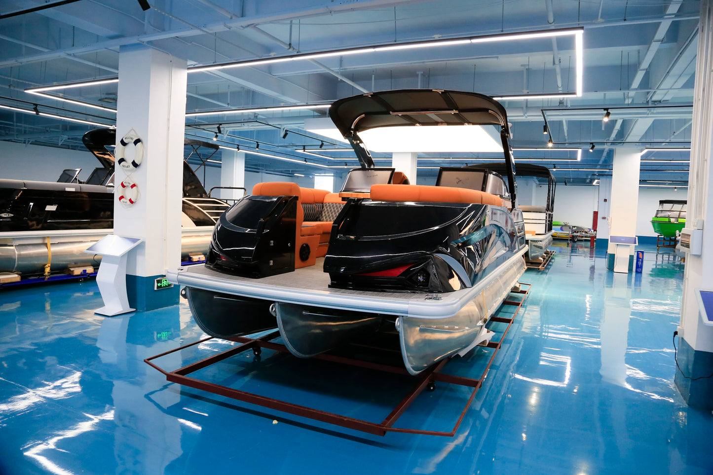 🚤✨ Ecocampor Velocity 25 – Classic 12-Seat Luxury Jet Yacht