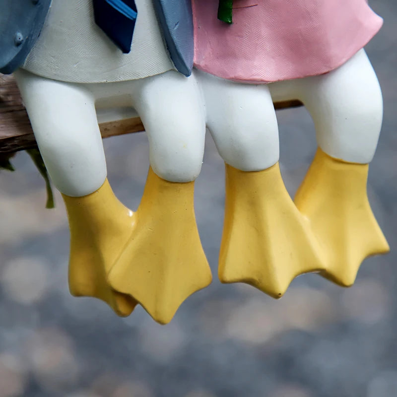 LoveSwing Duck Couple Statue