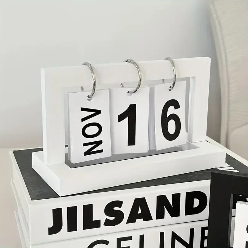 “NoEnName Luxe Desk Calendar” 🌿