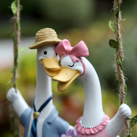 LoveSwing Duck Couple Statue